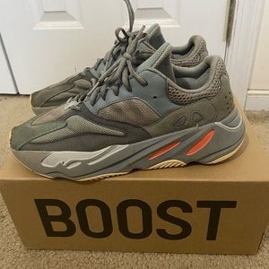 Yeezy Boost 700